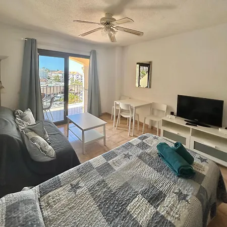 Апартаменты Pool And Sea View In Castle Harbour C010