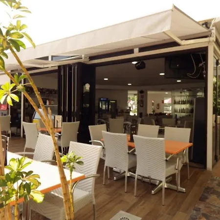 Апартаменты Pool And Sea View In Castle Harbour C010 Лос Кристианос
